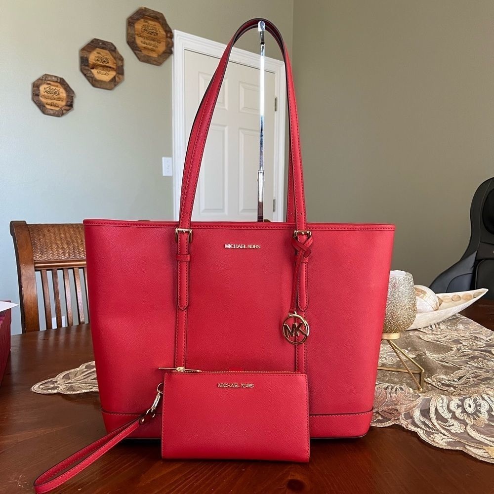 Michael Kors LG tote & wallet